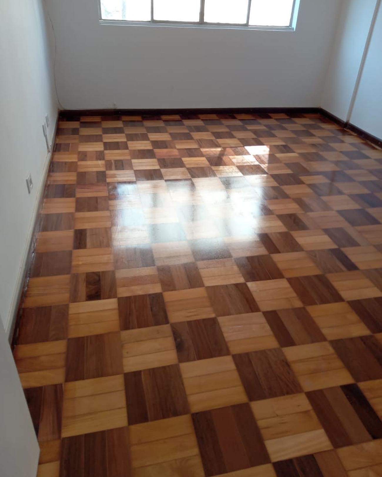 Piso de madeira restaurado