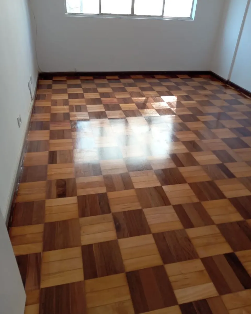 Parquet xadrez em duas tonalidades